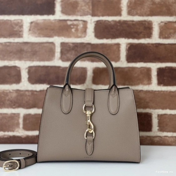 First bag ru CHANELosure Small hook bag with tote Gucci 0821